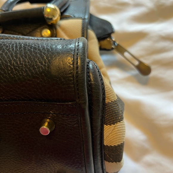 Burberry Tote - Picture 8 of 9